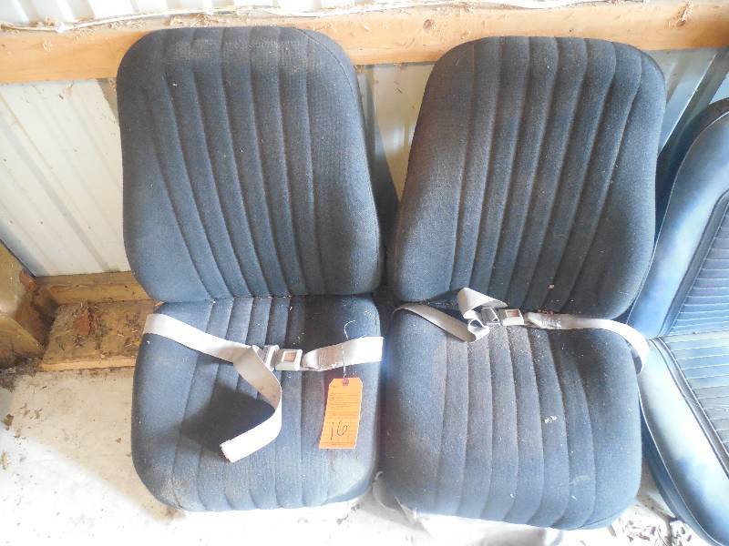 lot 16 image: (2) Chevy Van Seats