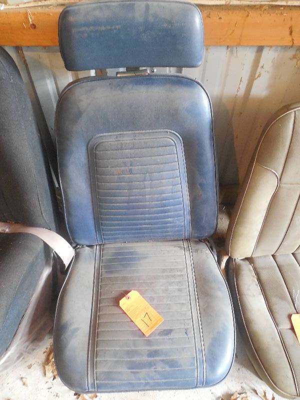 lot 17 image: Camaro Right Handed Seat