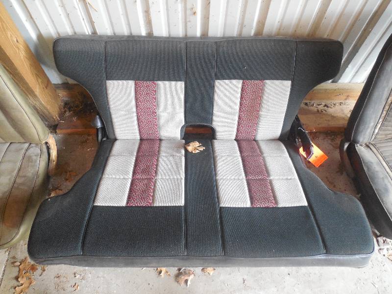 lot 19 image: Chevy s-10 Rear Seat