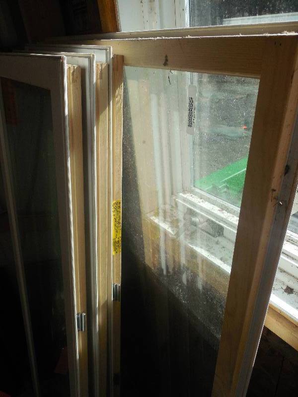 lot 24 image: (4) Windows