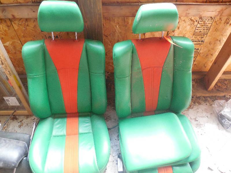 lot 26 image: Power Camaro Leather Seats