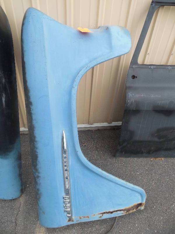 lot 31 image: Right Handed Chevy Truck Fender