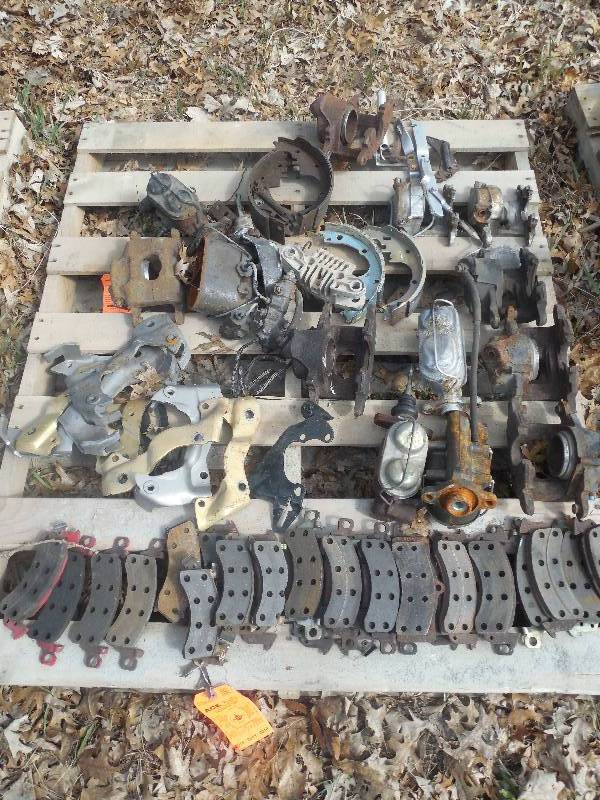 lot 72 image: Pallet of Brake Calipers