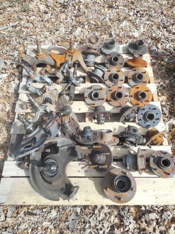 lot 76 image: Pallet of Brake Hubs and Disc Spindles
