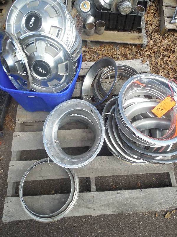 lot 85 image: GM Trim Rings and Hub Caps