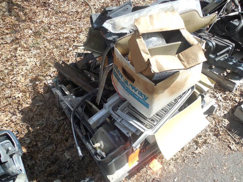 lot 92 image: Pallet of 1970 Oldsmobile 442 Parts