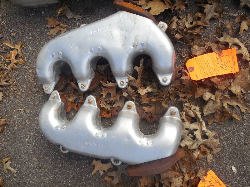 lot 99 image: NEW LS3 Exhaust Manifolds