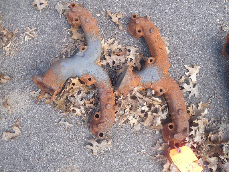 lot 100 image: Rams Horn Small Chevy Corvette