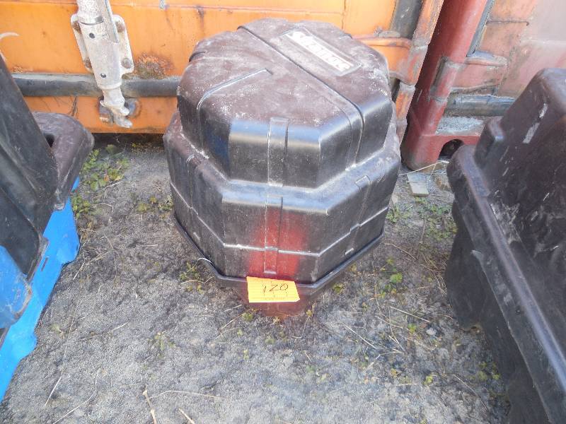 lot 120 image: 9 Inch Center Section Crate