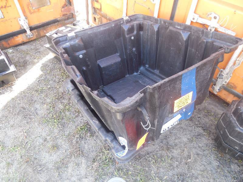 lot 121 image: Chevy Engine Crate