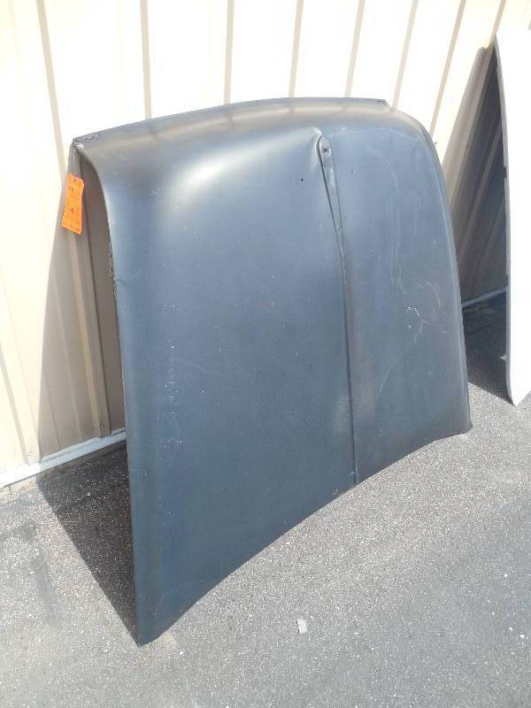 lot 132 image: 1955-59 Chevy Truck Hood