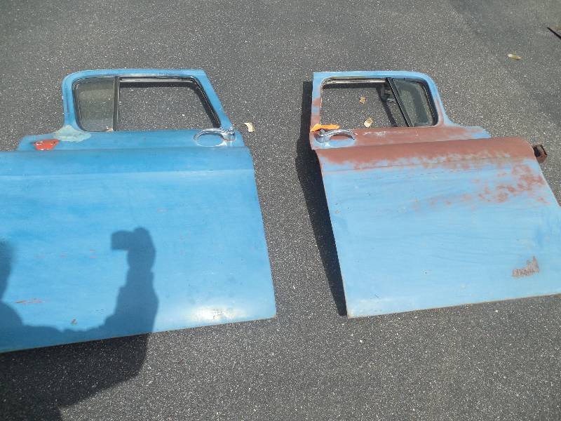 lot 142 image: 1955-59 Chevy Truck Door