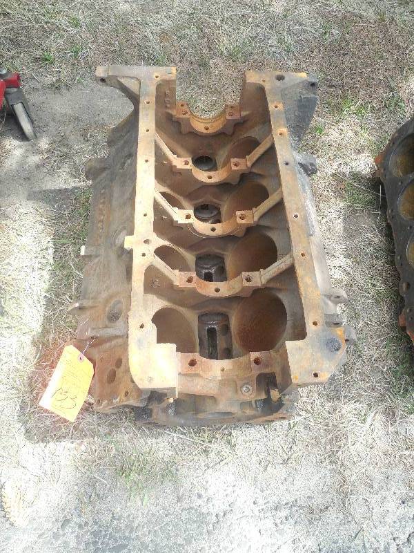 lot 153 image: 1966-72 Mopar 440 Motor Block
