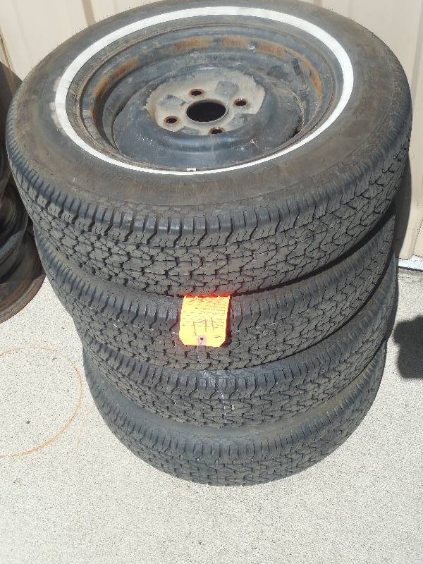 lot 171 image: 4 Goodyear Tires 1857514 Like New