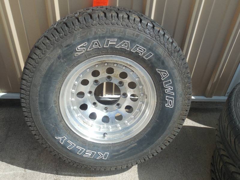 lot 174 image: Ameican Racing Rim & Kelly Tire 2657516
