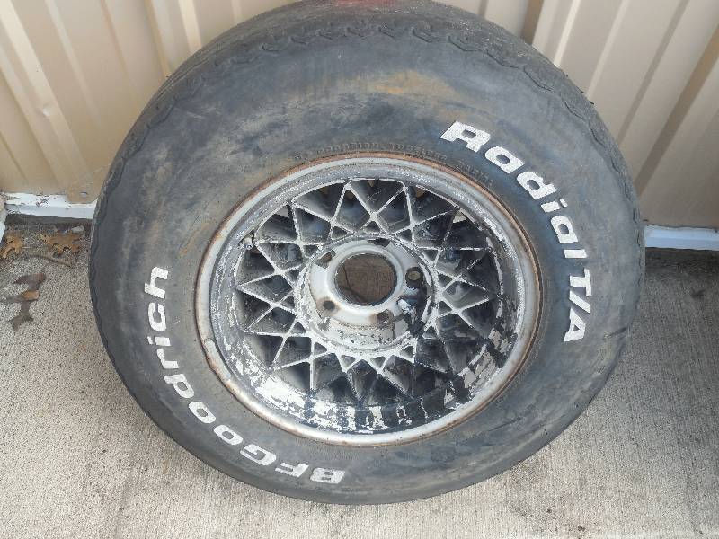 lot 175 image: 1 Camero Aluminum Rim