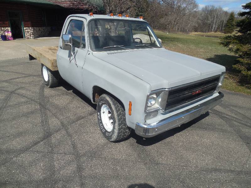 lot 2 image: 1976 Chevy Short box 2 Wheel Drive Truck