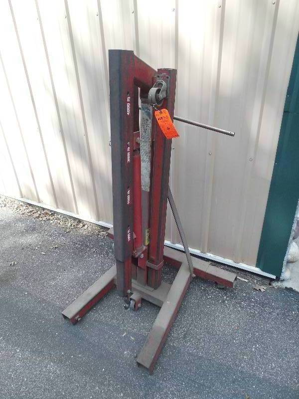 lot 5 image: Cherry Picker
