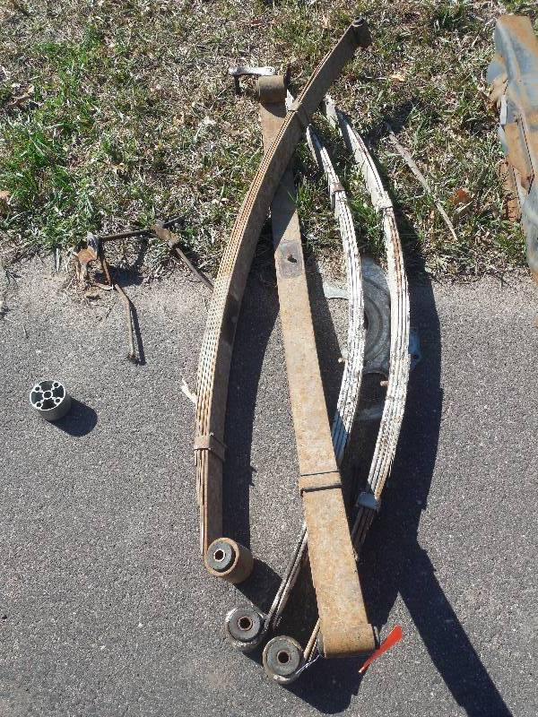 lot 209 image: 1967-69 CAMARO LEAF SPRINGS