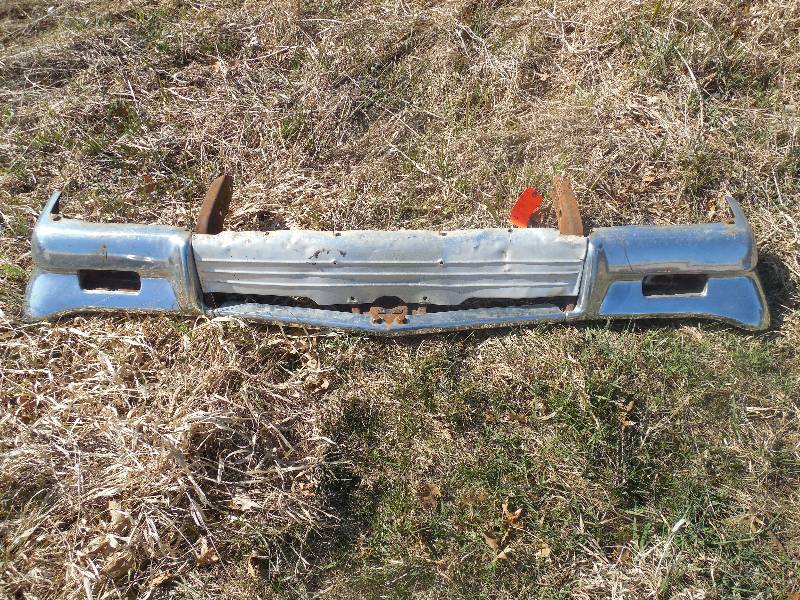 lot 221 image: GM - OLDS BUMPER