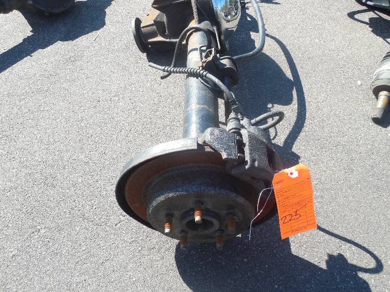 lot 225 image: 2002 CHEVY TRUCK REAR END