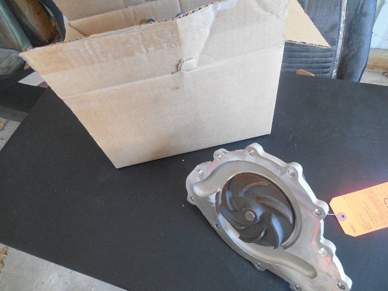 lot 232 image: NEW -289 FORD EDELBROCK WATER PAUMP