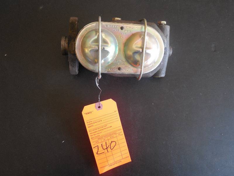 lot 240 image: 1969 CAMARO DISC BRAKE MASTER CYLINDER - NEW