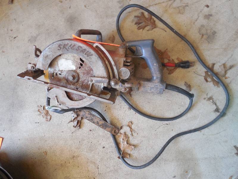 lot 242 image: SKILSAW