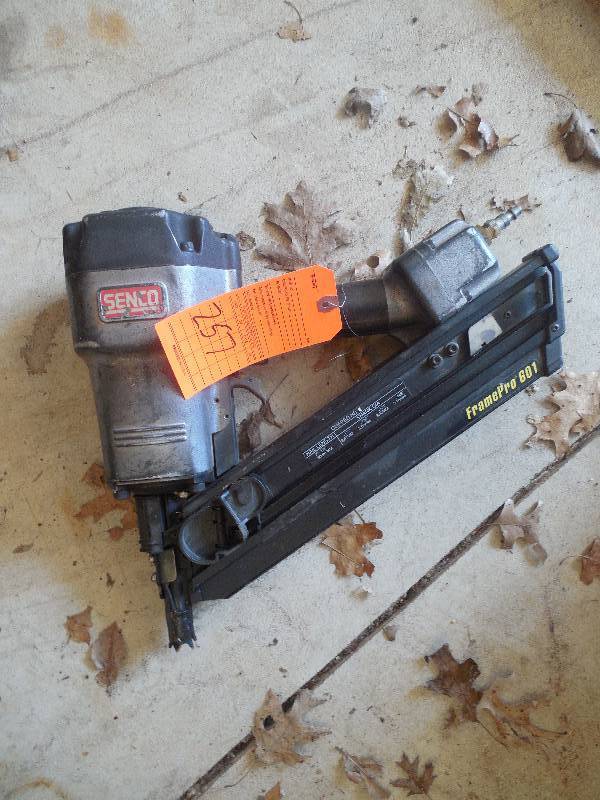 lot 257 image: SENCO FRAMING AIR NAIL GUN
