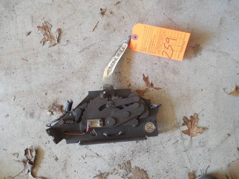 lot 259 image: MR. GASKET OLD SCHOOL SHIFTER