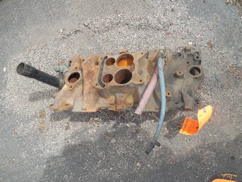 lot 301 image: CHEVY SMALL BLOCK INTAKE MANIFOLD