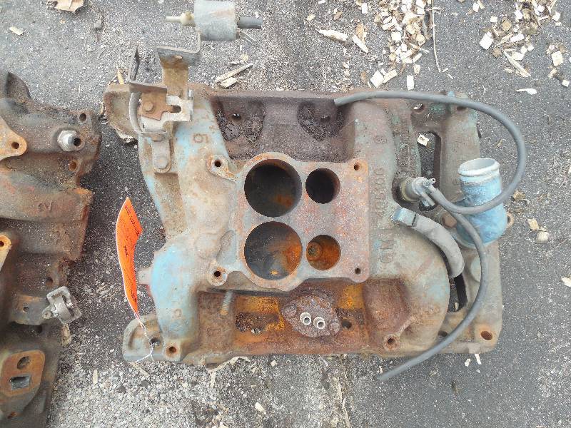 lot 305 image: PONTIAC INTAKE MANIFOLD
