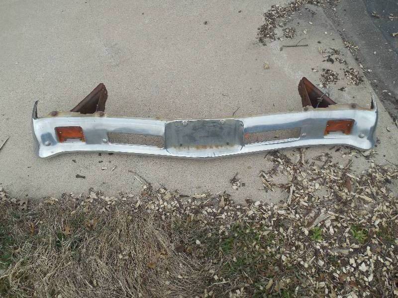 lot 311 image: 1967 CHEVELLE FRONT BUMPER