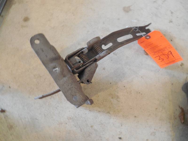 lot 379 image: 1968-72 CHEVELLE HOOD LATCH