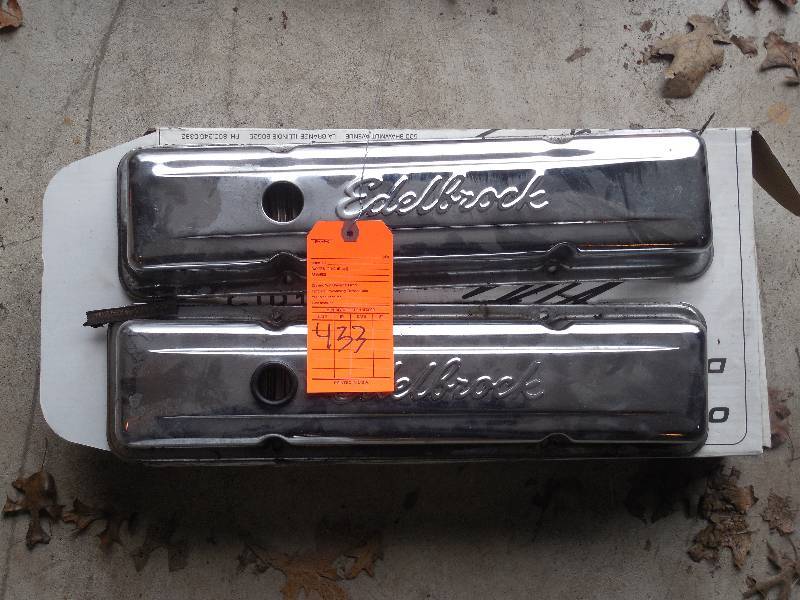 lot 433 image: SMALL BLOCK EDELBROCK VALVE COVERS