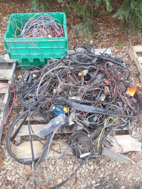 lot 555 image: GM Wiring Lot