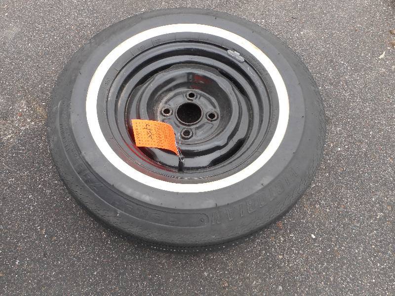lot 455 image: 4 Lug Steel Rim