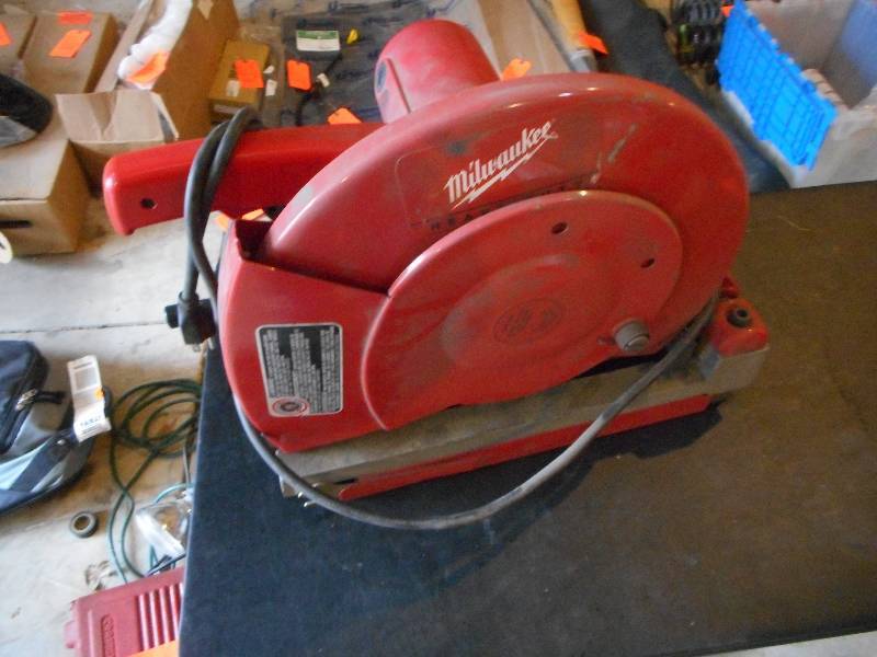 lot 571 image: Milwaukee Chop Saw