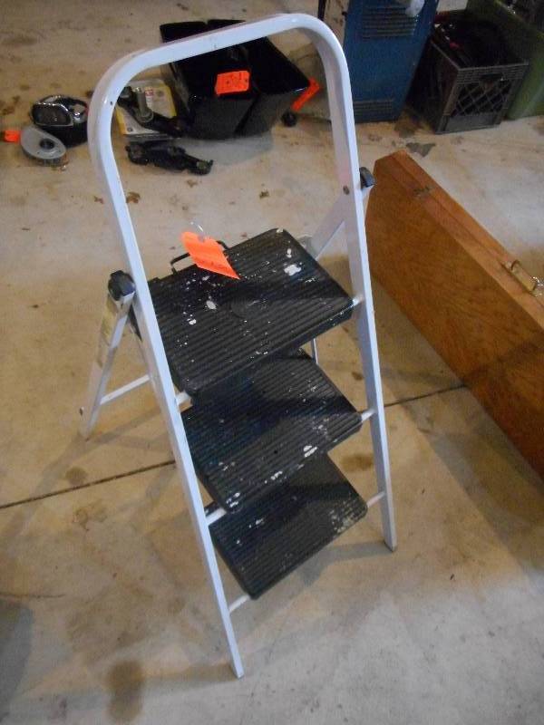 lot 573 image: 3 Step Stool