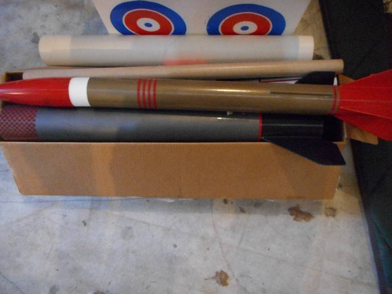 lot 575 image: Rocket Lot