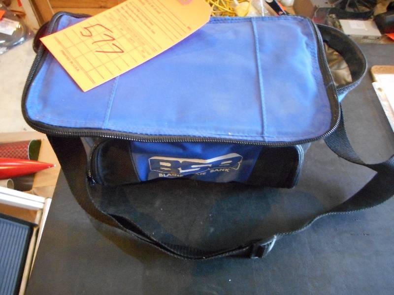 lot 577 image: 6 PACK COOLER