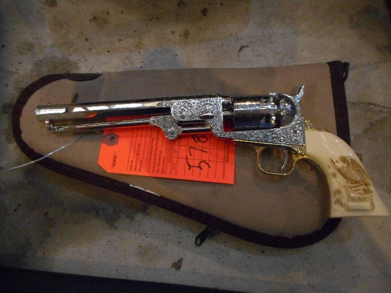 lot 578 image: BLACK POWDER PISTOL GUN WITH CASE