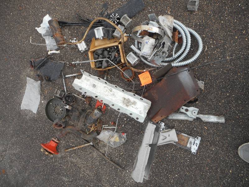 lot 492 image: Chevelle Parts