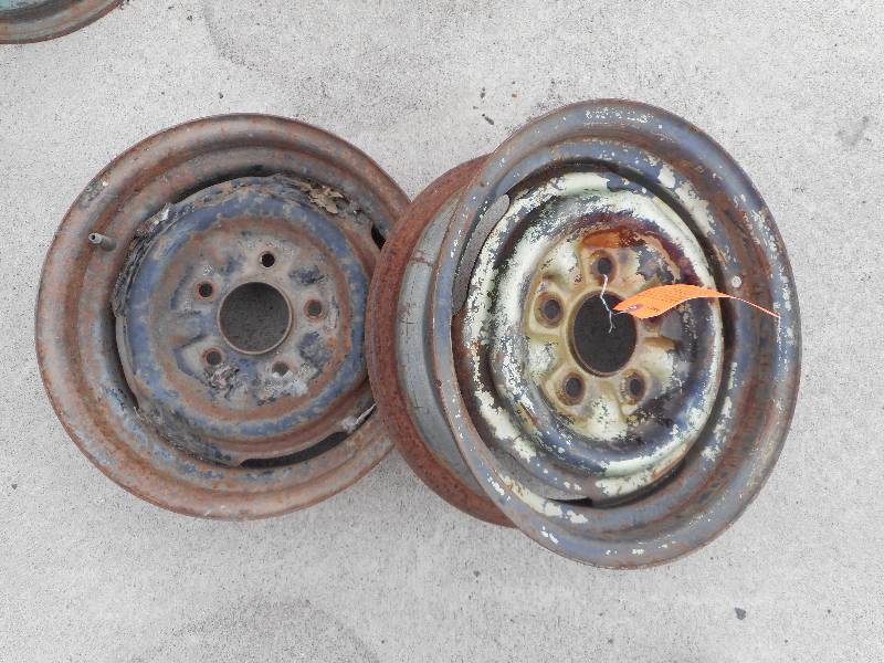 lot 521 image: (2) Steel GM Wheels