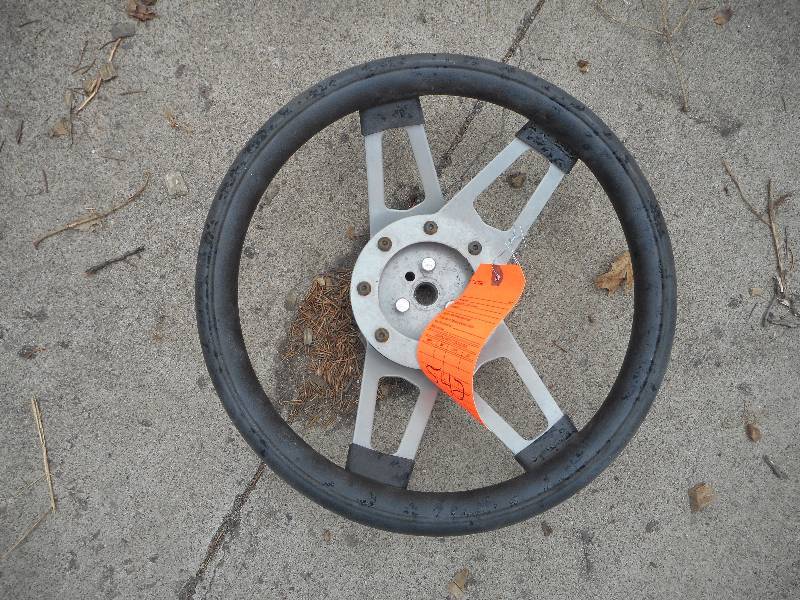 lot 542 image: Universal Steering Wheel
