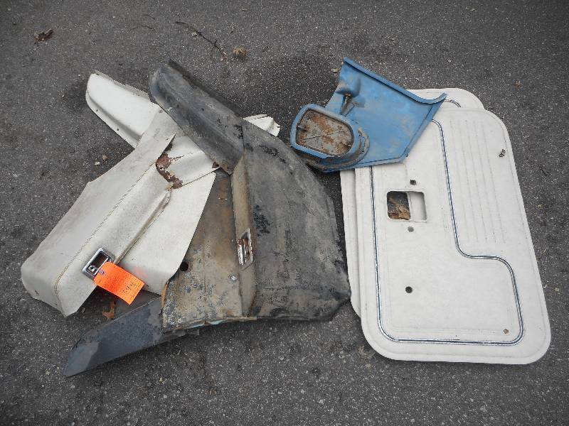 lot 544 image: Chevelle Rear Arm Rest