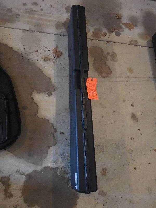 lot 590 image: HARD GUN CASE