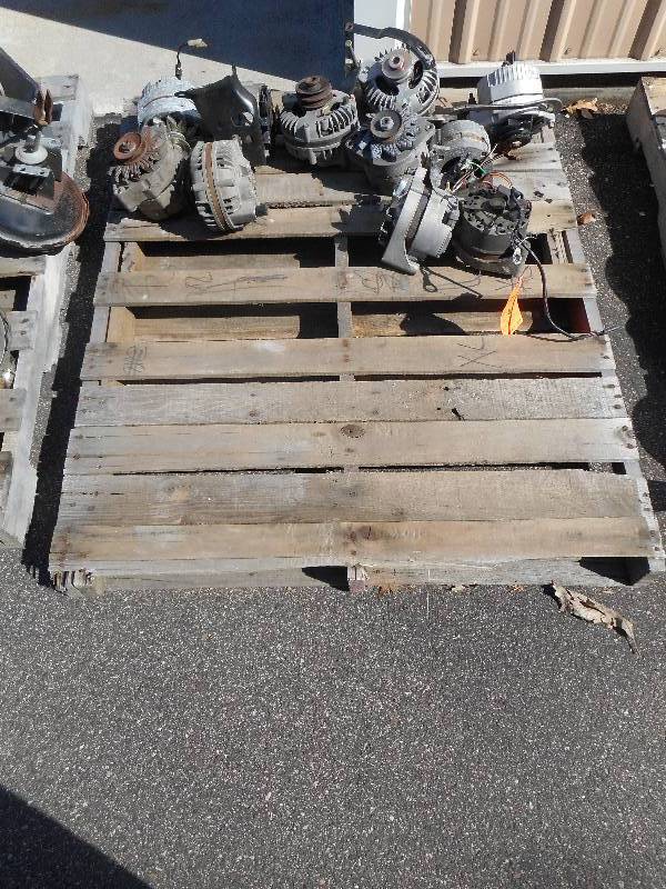 lot 322 image: LOT OF ALTERNATORS , MOSTLY GM