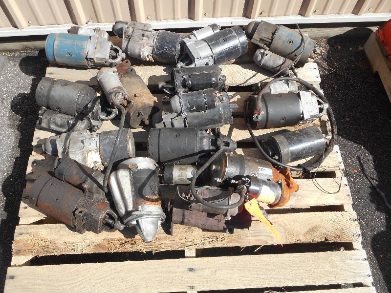 lot 324 image: PALLET LOT OF STARTERS GM & MOPAR