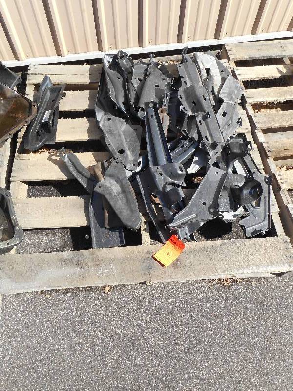 lot 326 image: 1968-72 CHEVELLE BUMPER BRACKETS